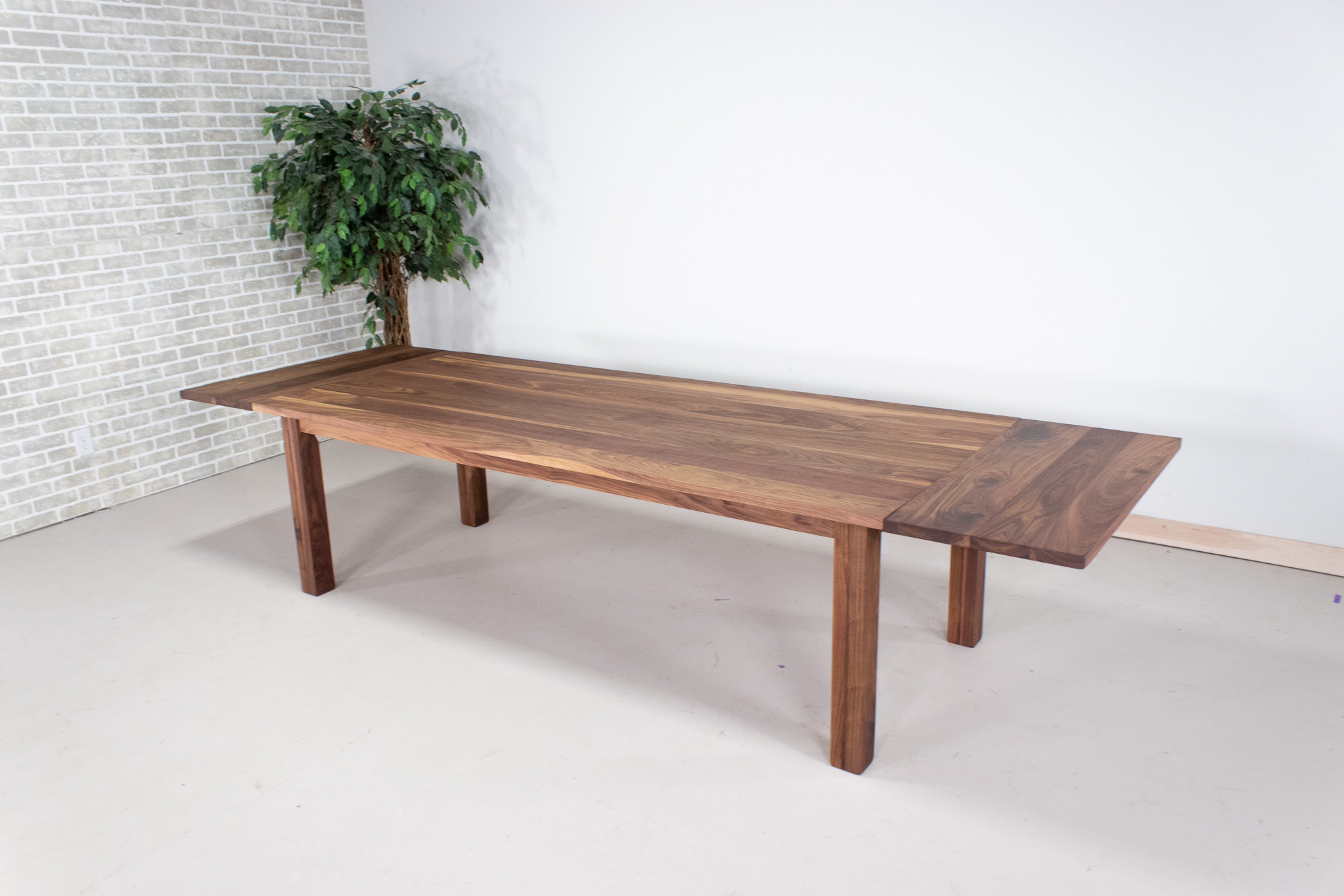 Why You Should Consider A Wood End Extension Table?