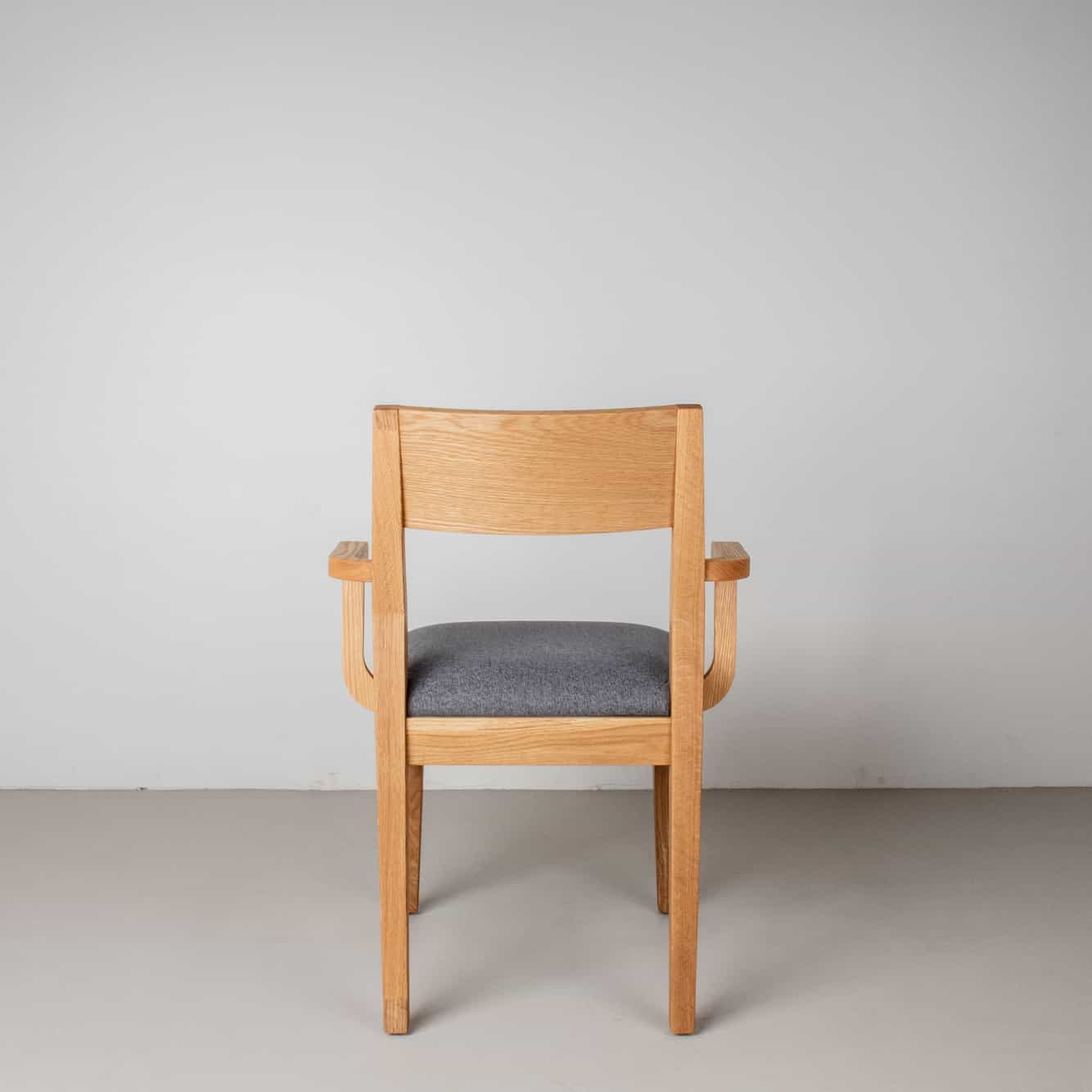 wood end chair with arms