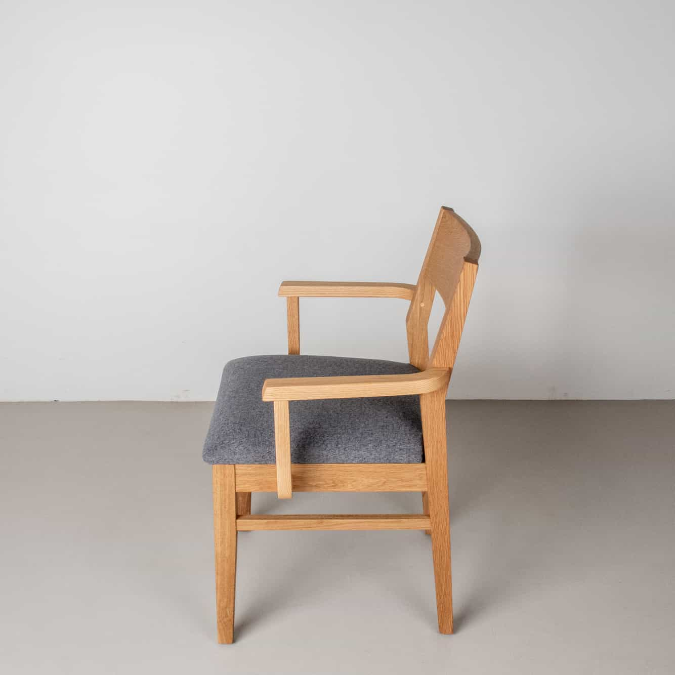 wood end chair with arms