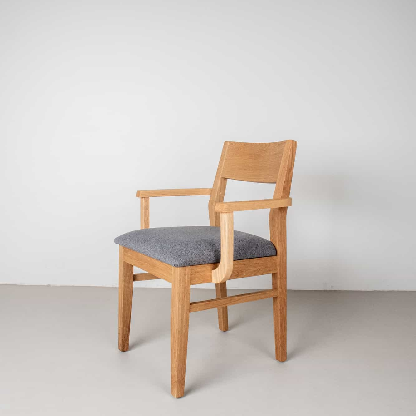 wood end chair with arms