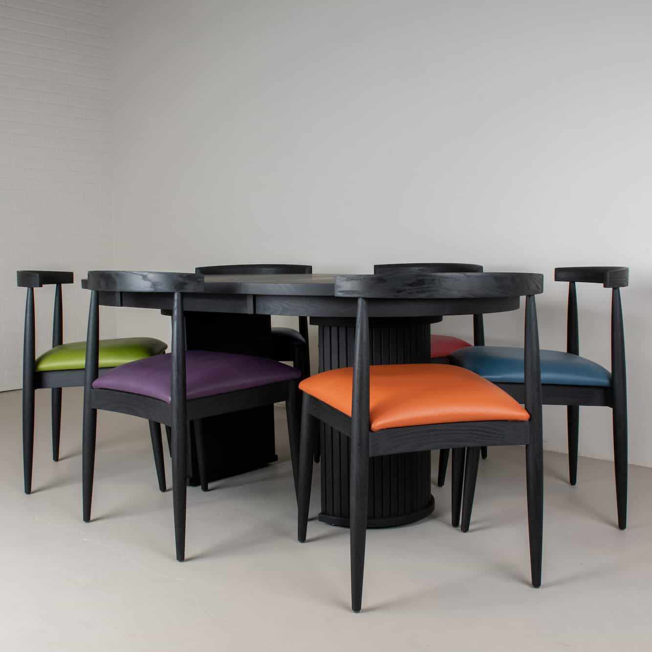 extendable table with chairs