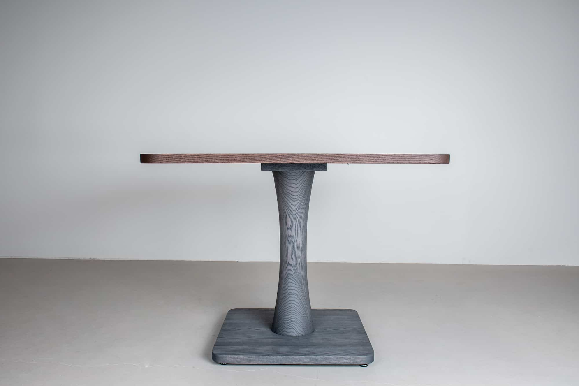 oak table base in iron