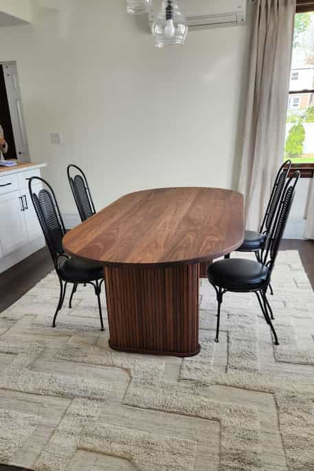 oval dining table