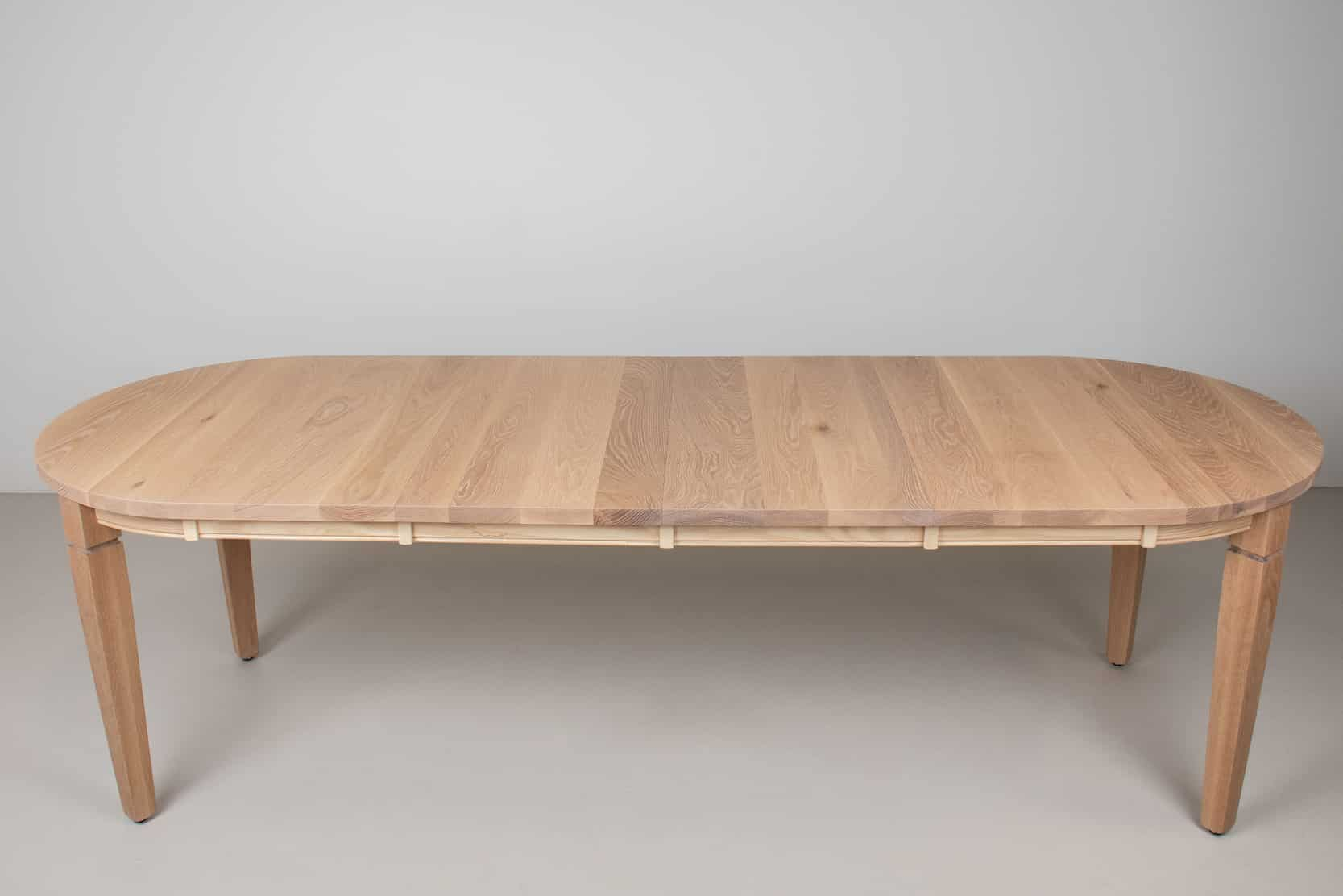 oval extendable table in oak