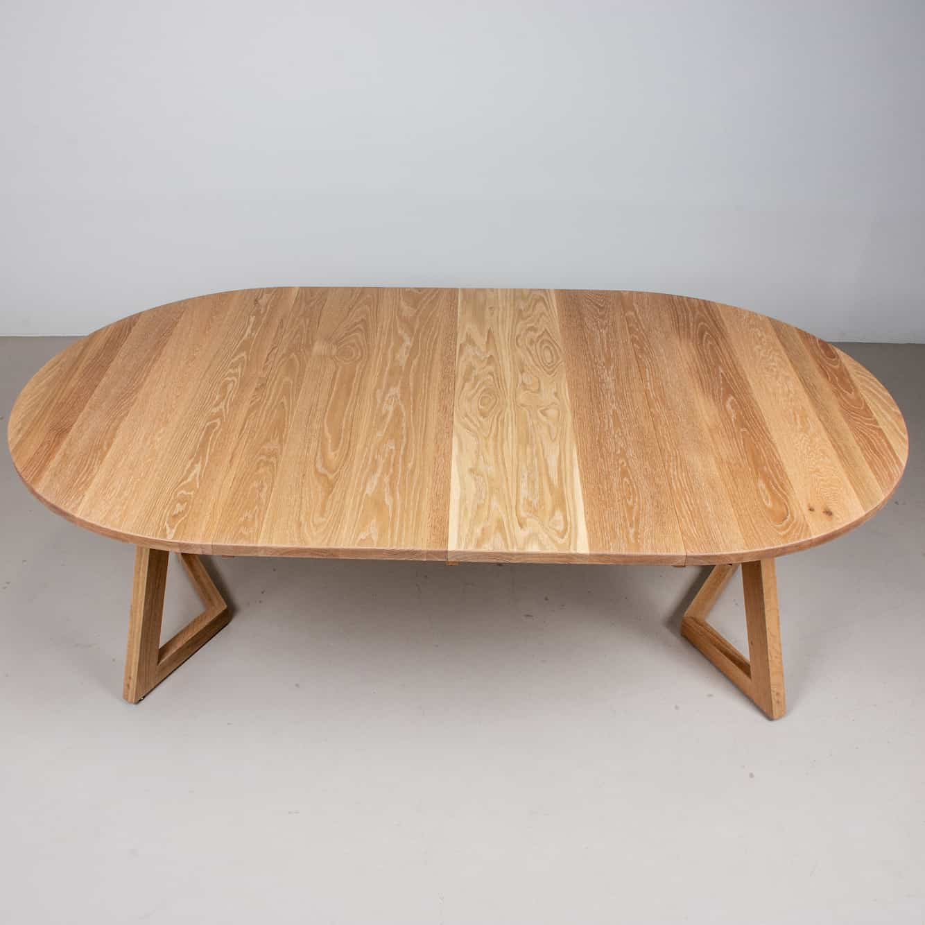 round extendable table