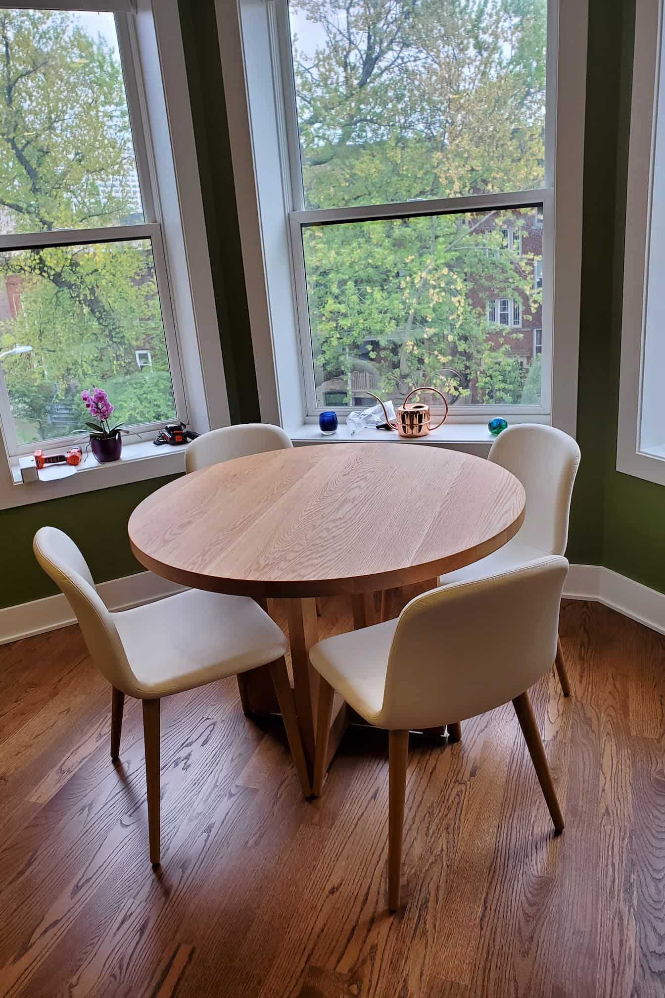 round oak table