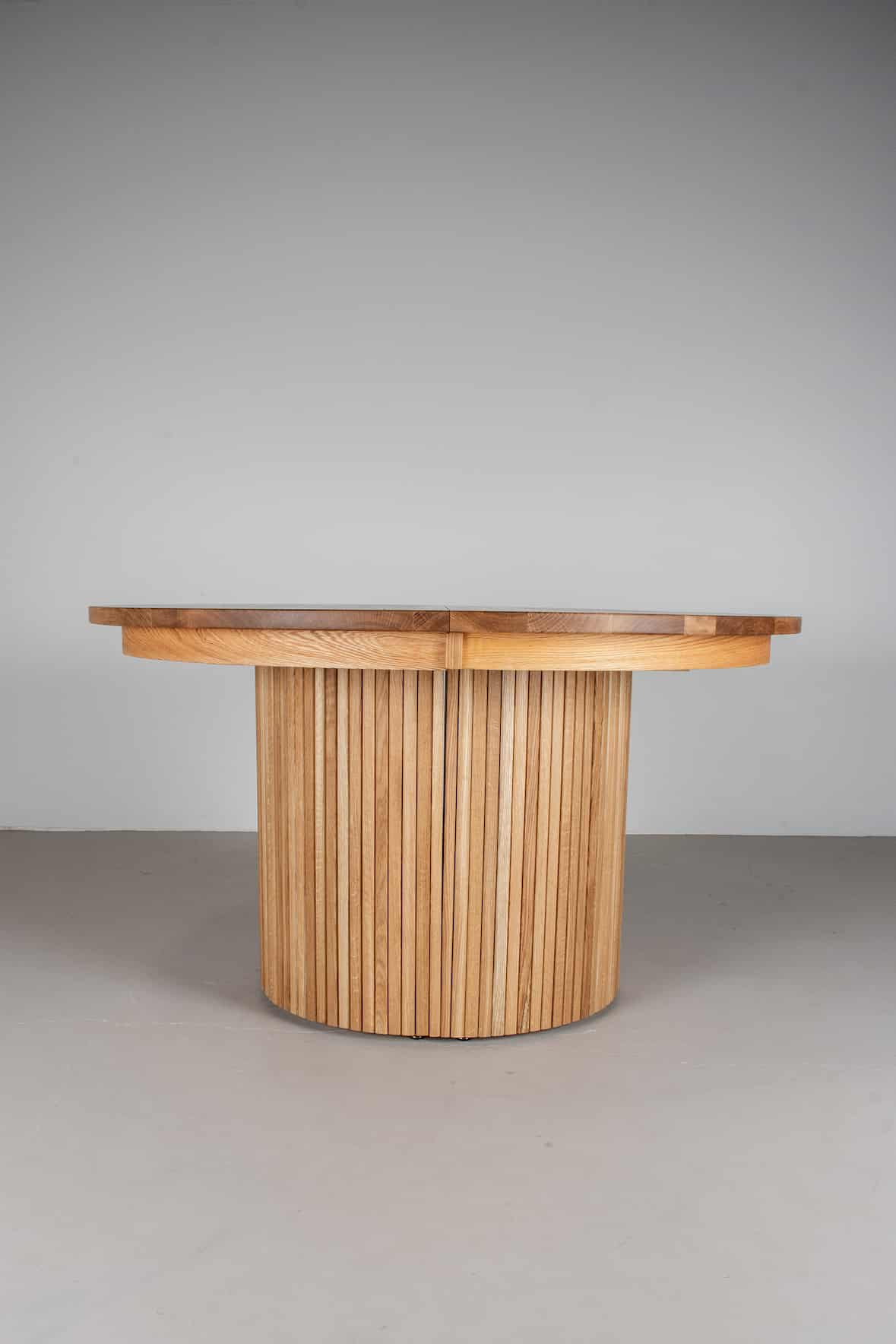 round oak table