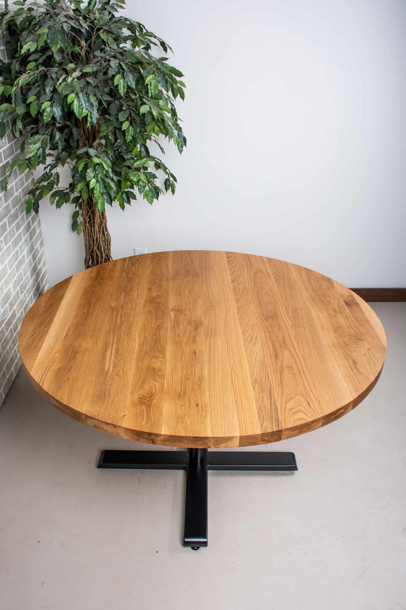 Round oak pub table and online chairs