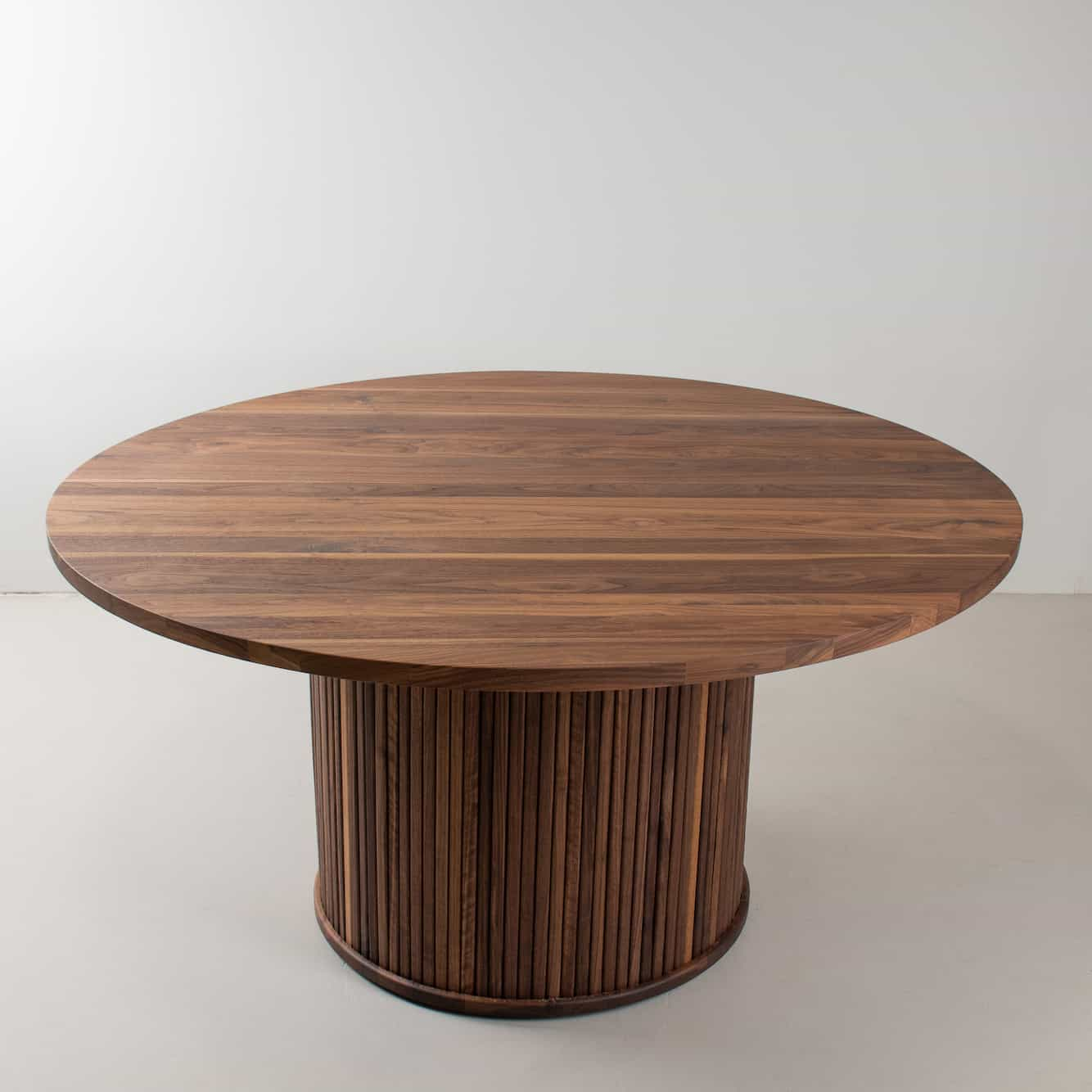 round pedestal table