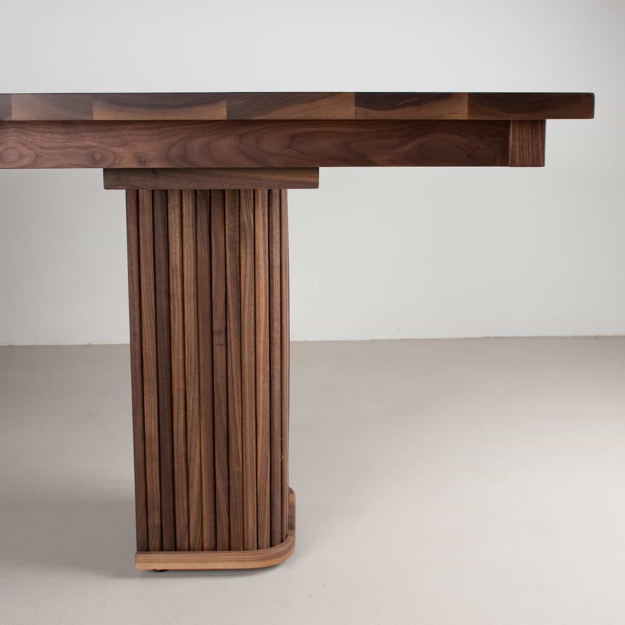 Yoho Extendable Pedestal Table