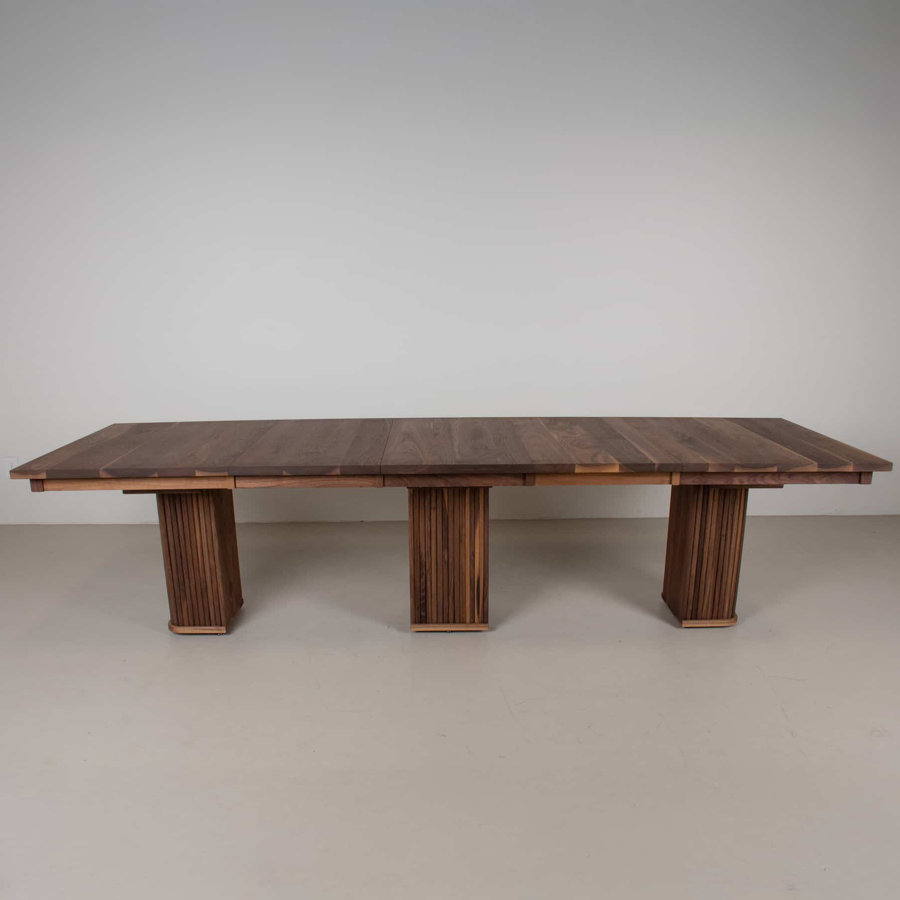 Yoho Extendable Pedestal Table